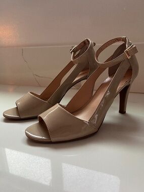 Franco Sarto Emmy Nude Patent Leather Open Toe Heels Size 9.5